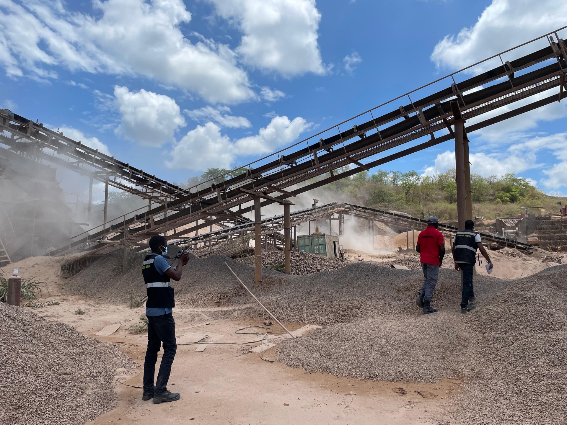 Equipa Eco Kamba em inspeção de unidade industrial