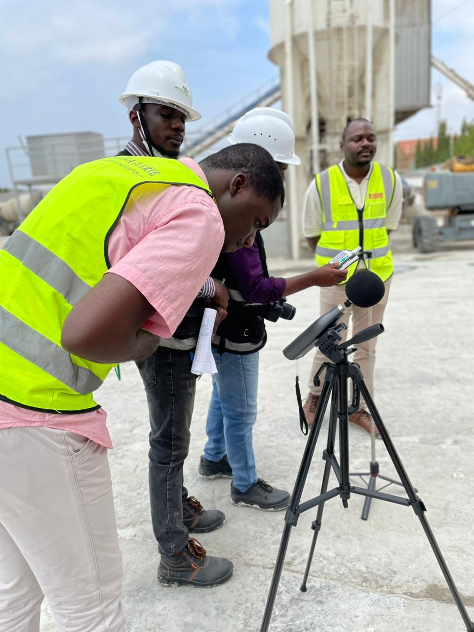 Consultores ambientais Eco Kamba em campo, Angola